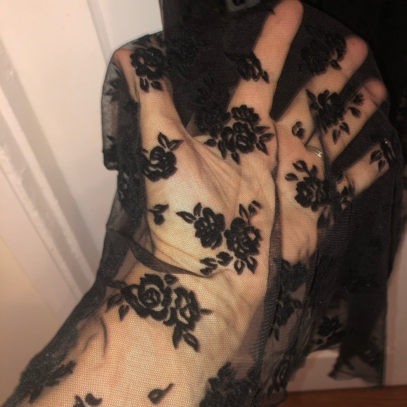 Chic Black Floral Lace fabric 72” by 60”probably vintage fabric. - Picture 3 of 4